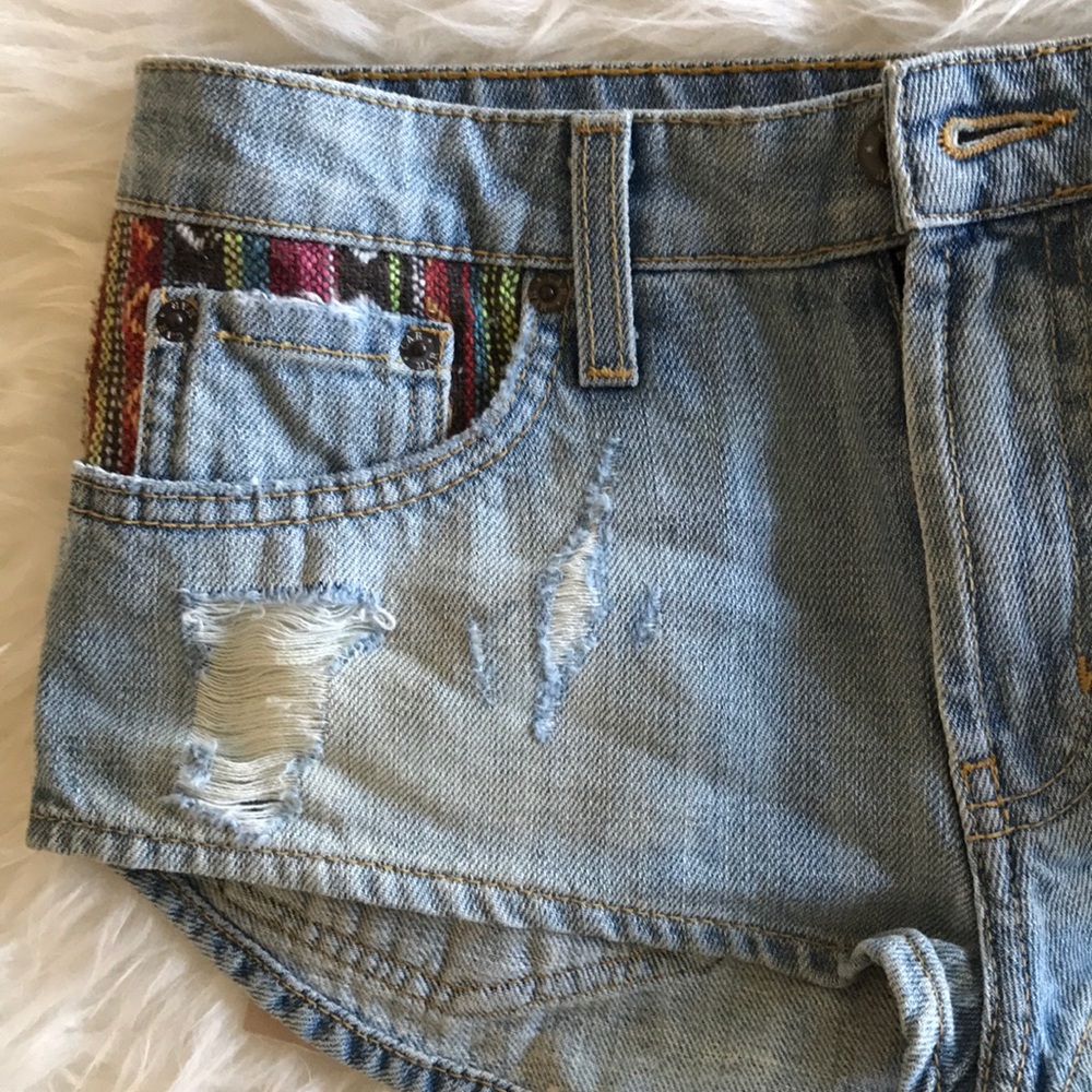 LF carmar tribal print mid rise shorts - Picture 5 of 5